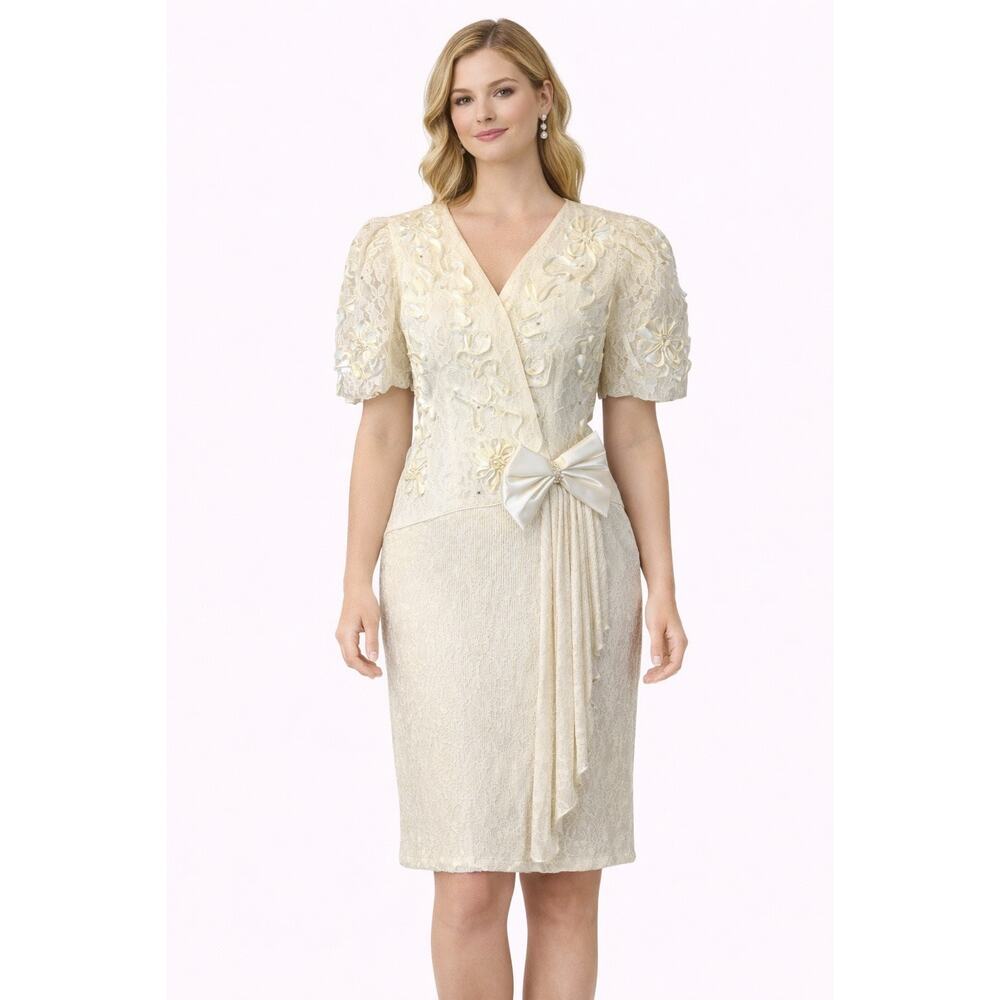 Vintage 1980s Leslie Fay Ivory Lace Bow Formal Dress size medium